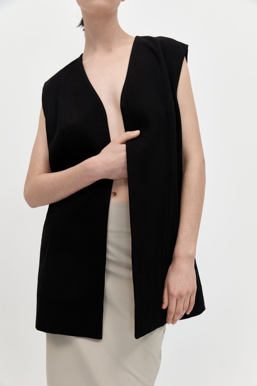 ST. AGNI Oversized Vest - Black | Tops