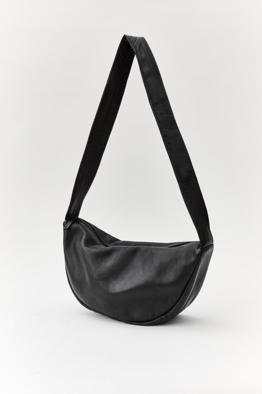 ST. AGNI Soft Crescent Bag - Black | Uni