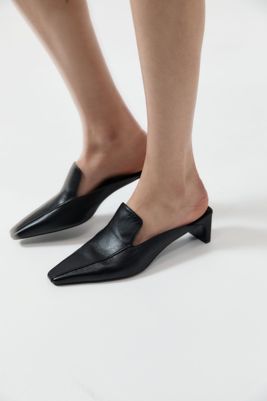 ST. AGNI Heeled Loafer - Black | Loafers