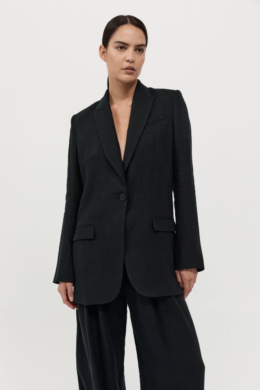 ST. AGNI Tailored Linen Blazer - Black | Tailoring