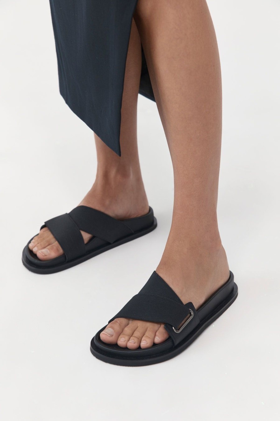 ST. AGNI Everyday Stretch Slide - Black | Slides