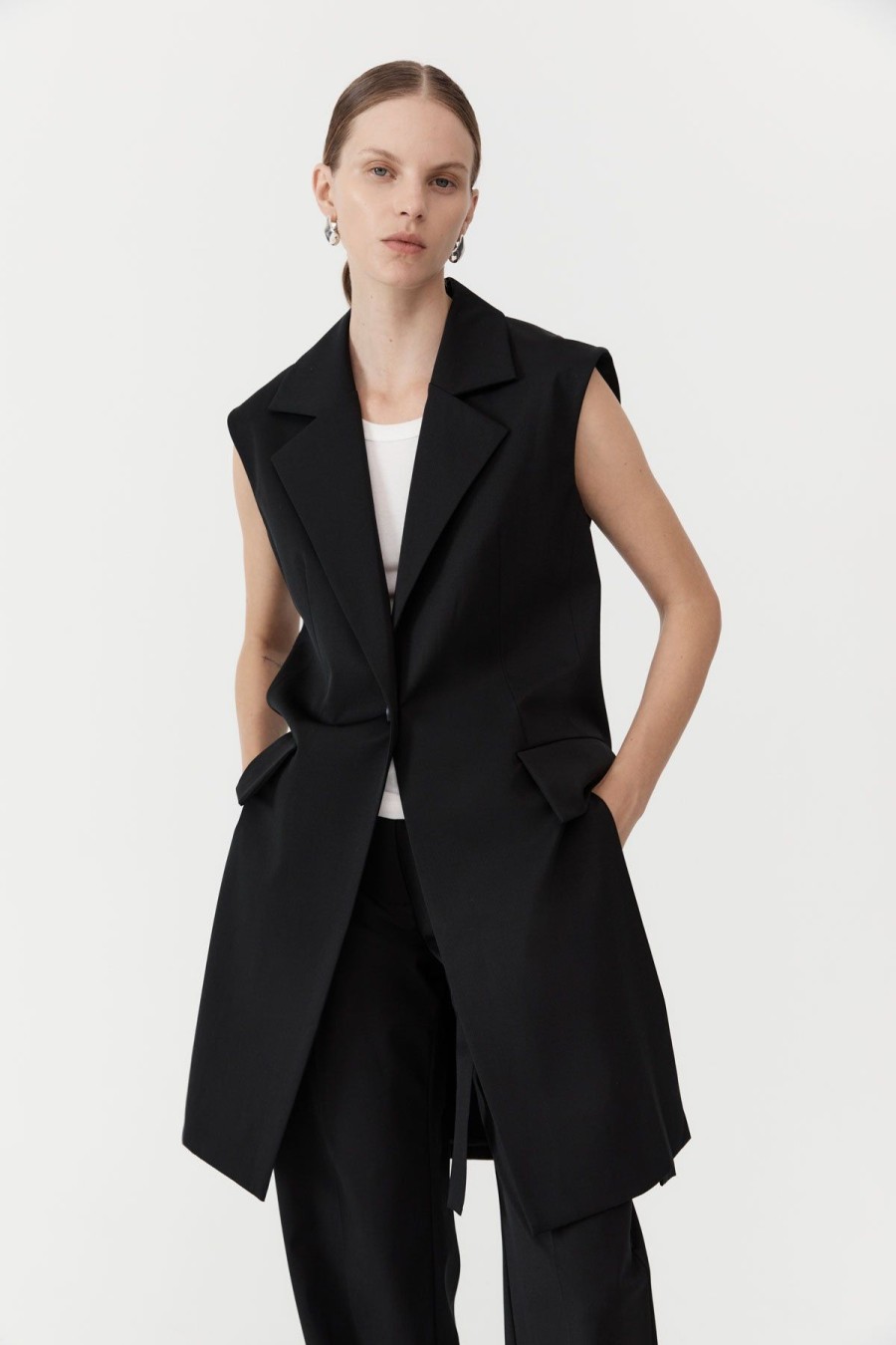 ST. AGNI Sleeveless Tailored Blazer - Black | Jackets