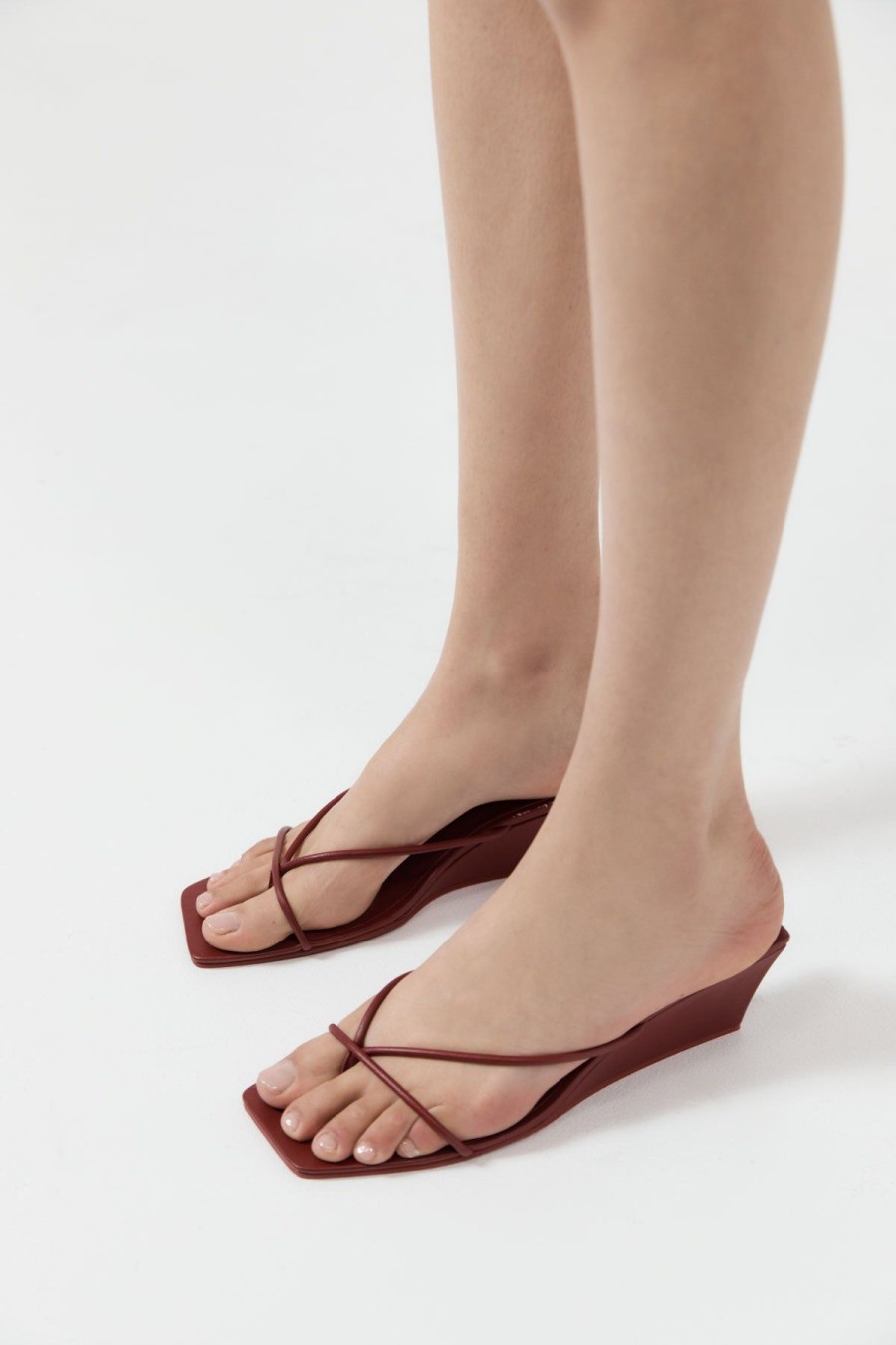 ST. AGNI Minimal Low Wedge - Rouge | Wedges