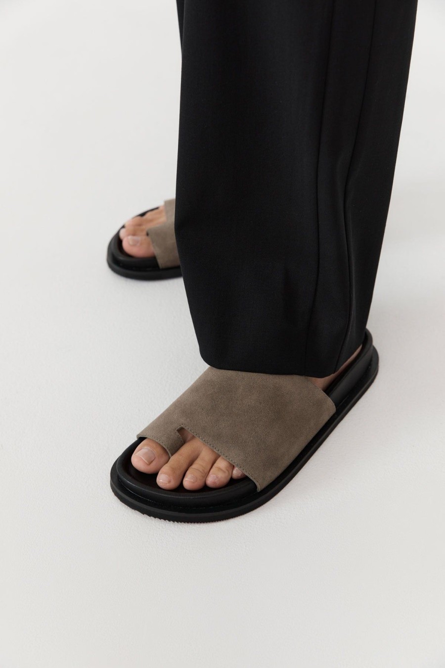 ST. AGNI Loe Suede Slide - Kelp | Uni