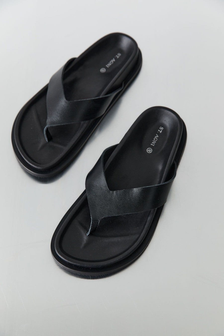 ST. AGNI Thong Slide - Black | Slides