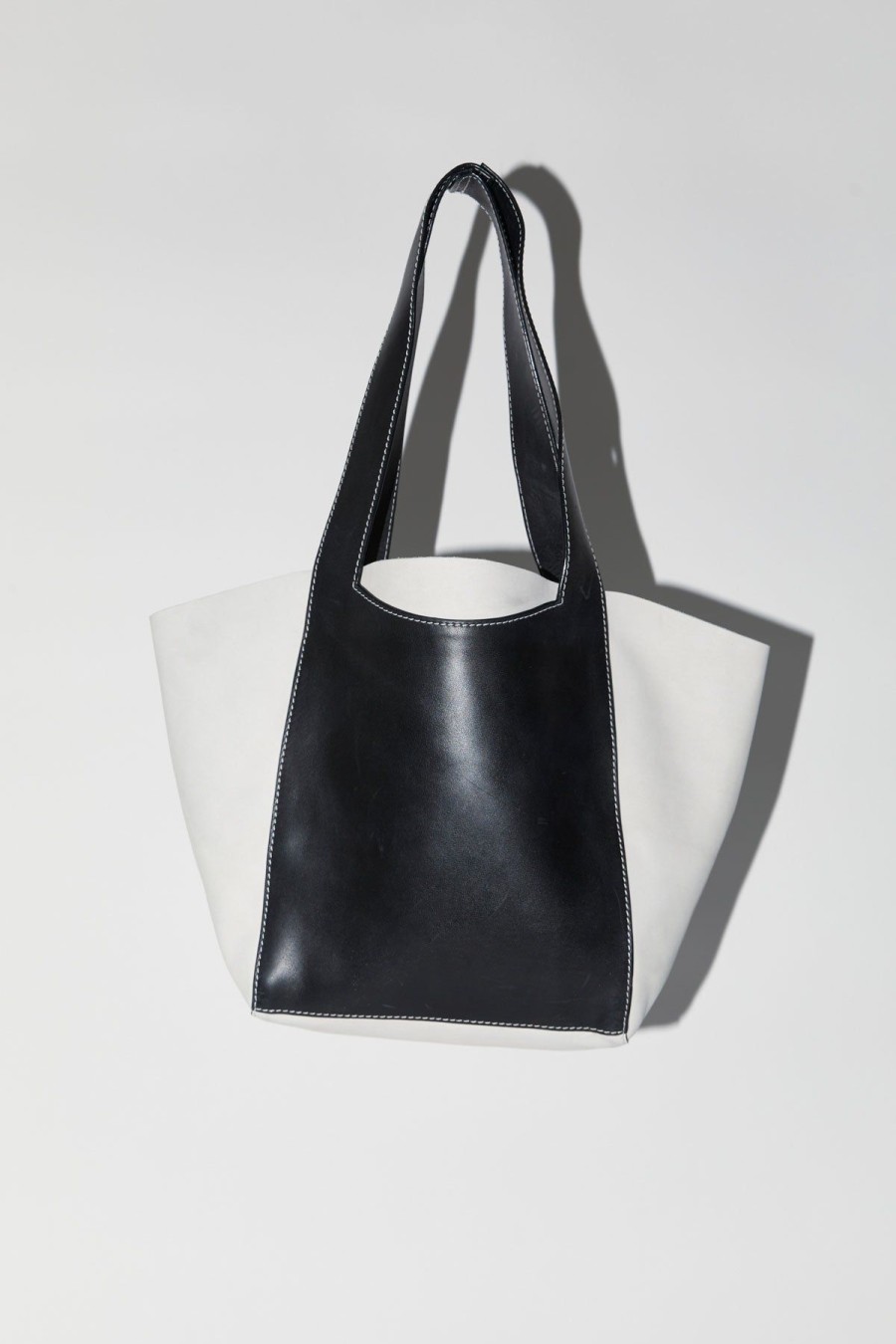 ST. AGNI Contrast Bowling Bag - Black | Bags