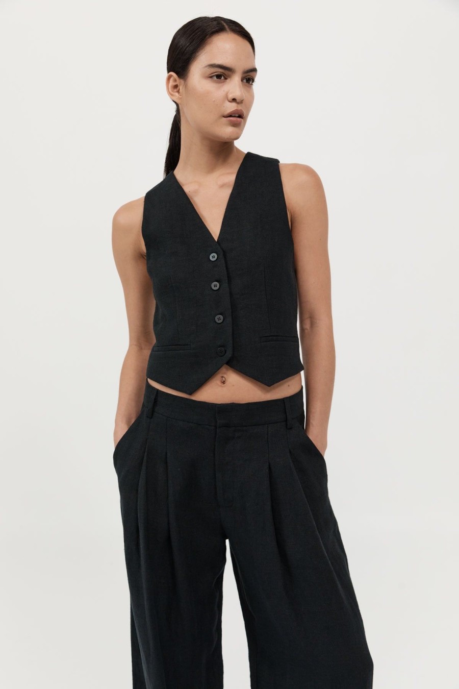 ST. AGNI Tailored Linen Vest - Black | Tops