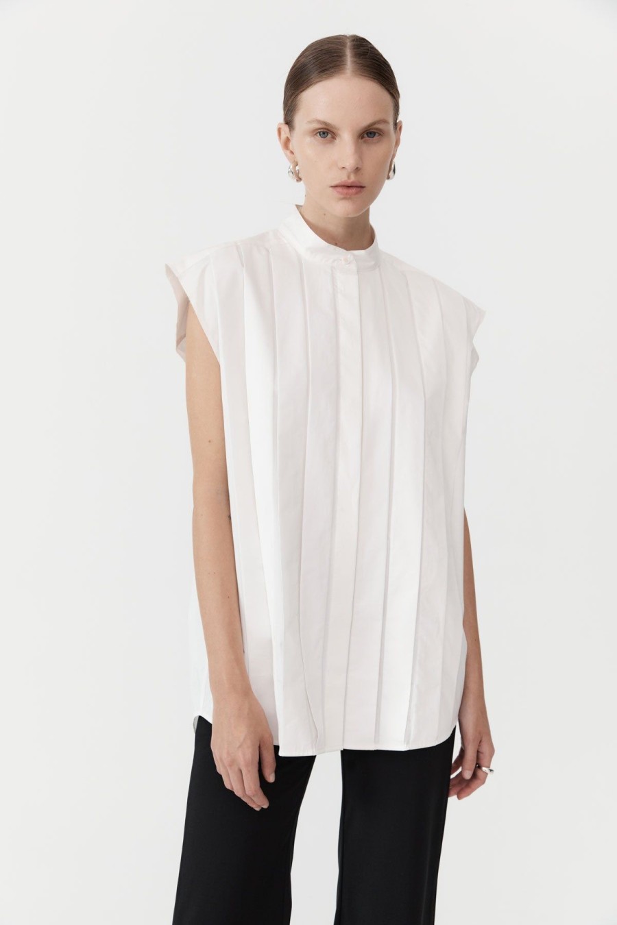 ST. AGNI Sleeveless Tuck Detail Shirt - White | Shirts