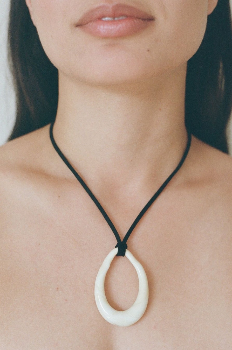 ST. AGNI Isola Necklace - Ivory - By Ayllón | Jewellery