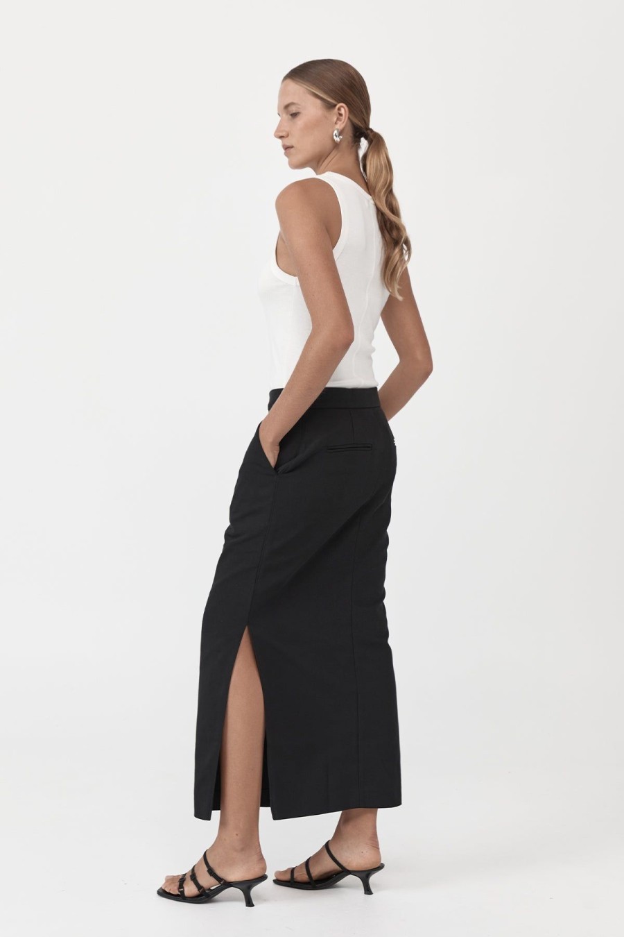 ST. AGNI Low waisted Tailored Skirt - Black | Tailoring