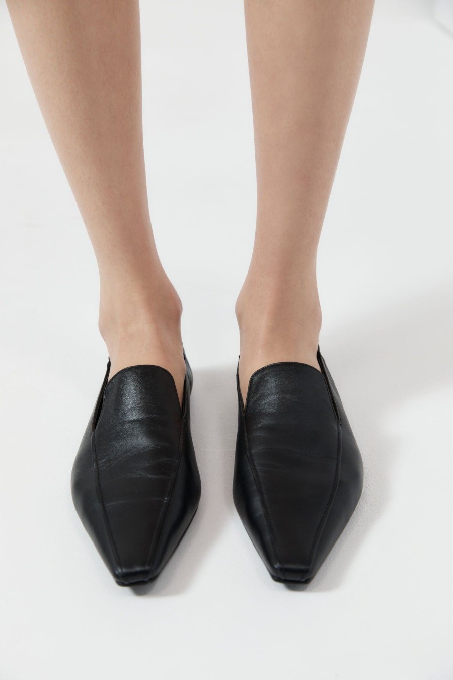 ST. AGNI Flat Loafer - Black | Loafers