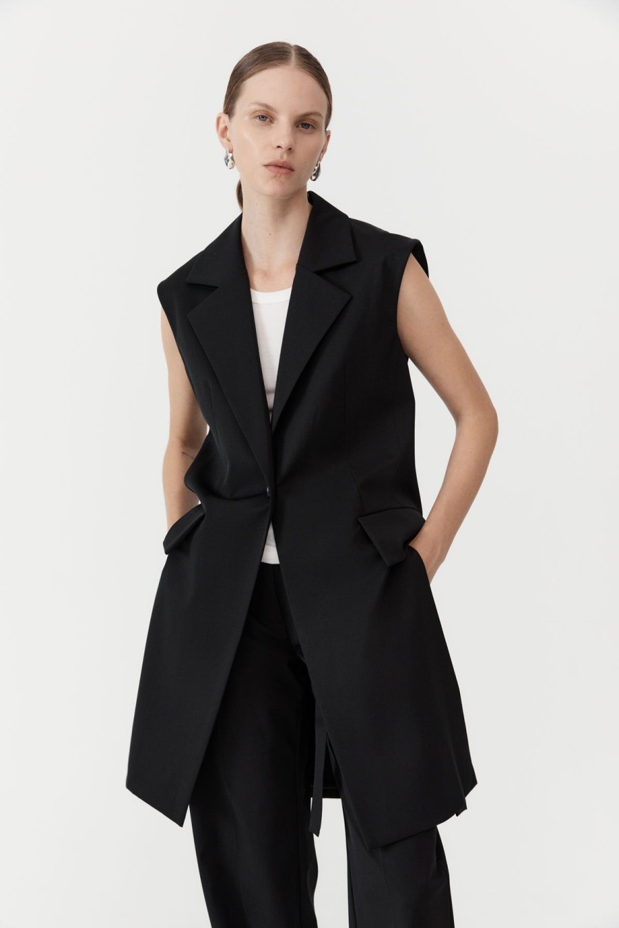 ST. AGNI Sleeveless Tailored Blazer - Black | Uni