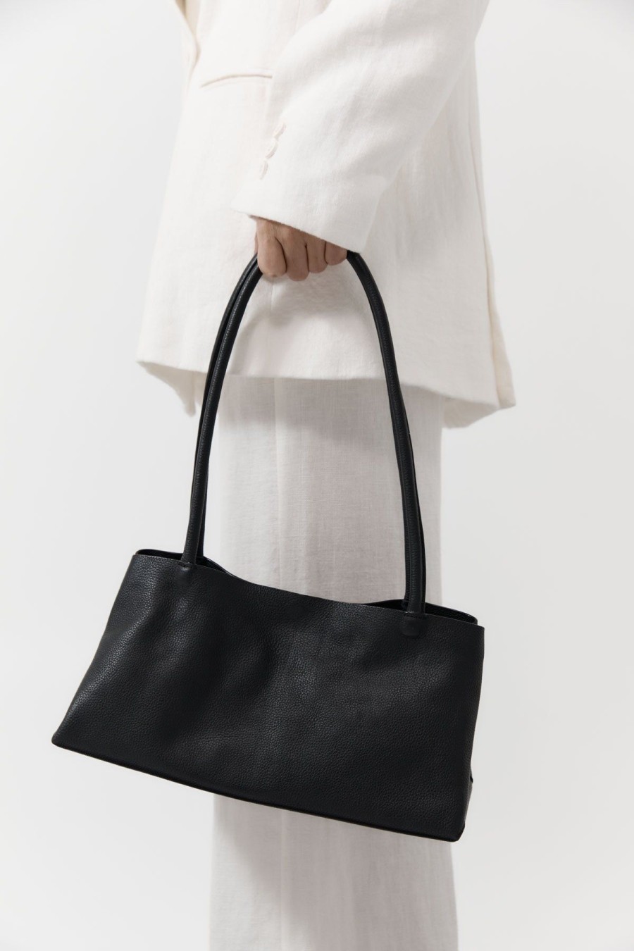 ST. AGNI Origami Tote - Black | Bags