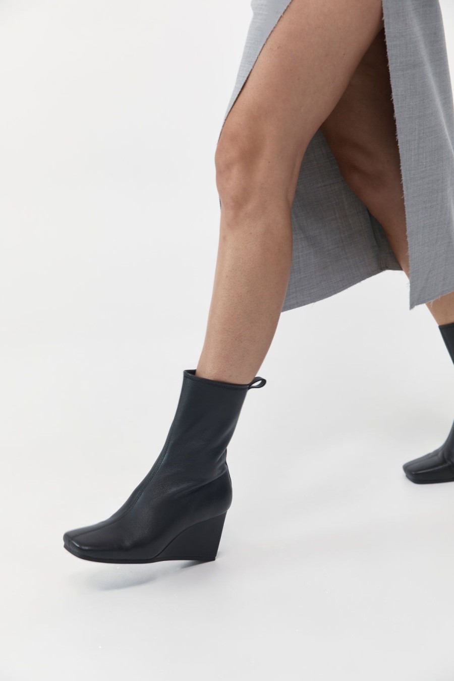 ST. AGNI Wedge Boot - Black | Wedges