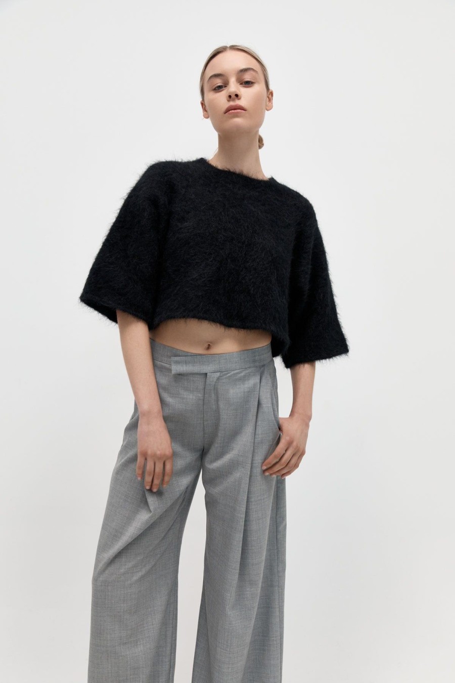 ST. AGNI Alpaca Cropped Tee - Black | Knitwear