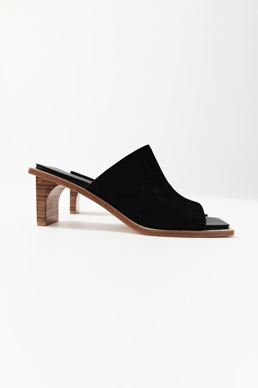 ST. AGNI Raw Edge Heel - Black | Heels