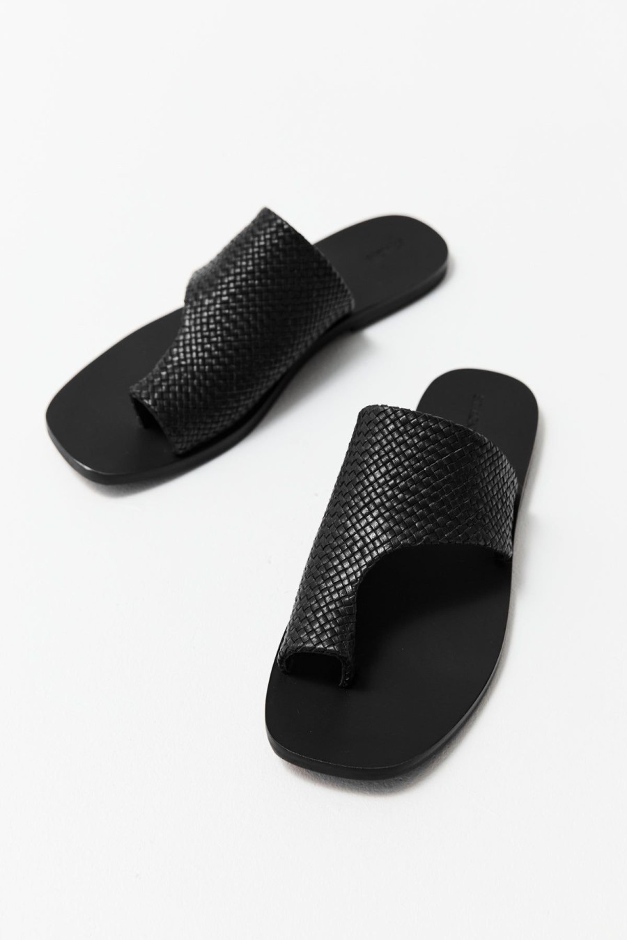 ST. AGNI Woven Abstract Slide - Black | Slides