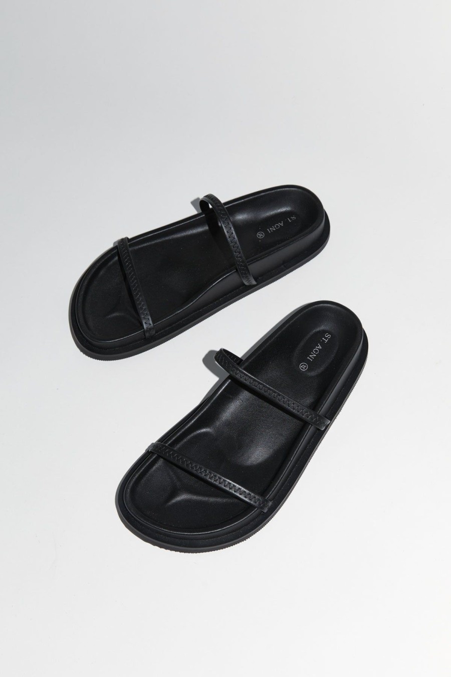 ST. AGNI Fine Strap Slide - Black | Slides